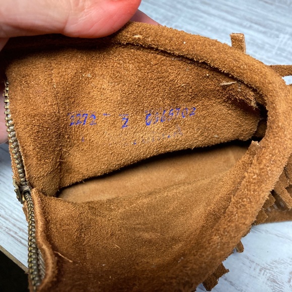 Vintage Soft Suede Brown Native Moccasin Ankle Bootie Size 2. - Picture 8 of 9